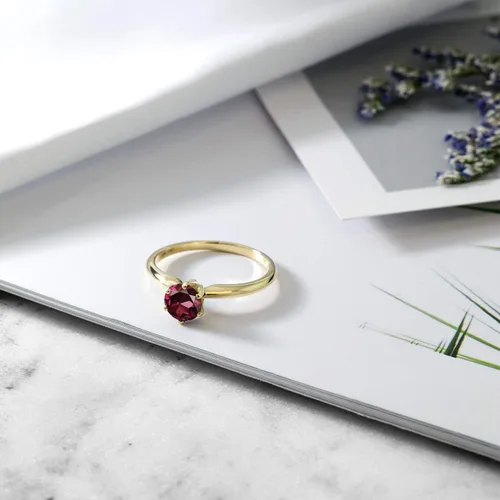 Miniatura 73 de Anillo de compromiso solitario con piedra preciosa redonda de oro amarillo de 14 quilates de 0.236 in para mujer Ajuste clásico de 6 puntas