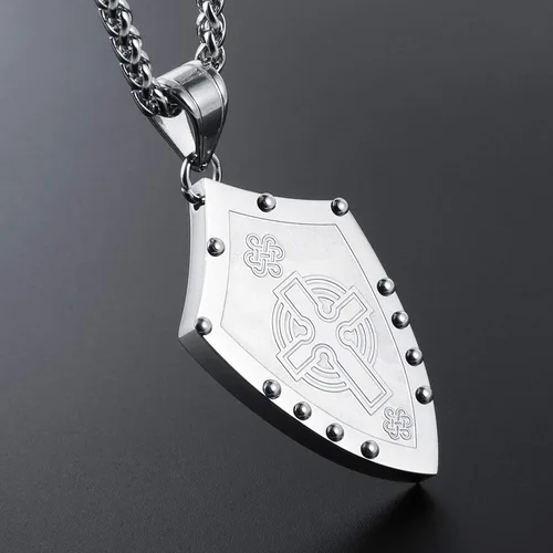Miniatura 2 de HZMAN - Collar con colgante de acero inoxidable con diseño de escudo medieval de los guerreros con nudo celta de cruz irlandesa color plateado
