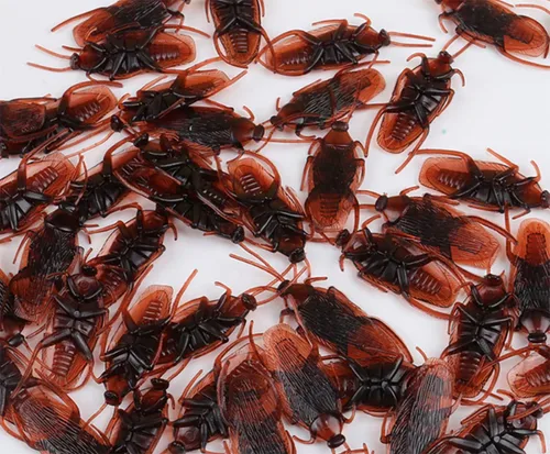 Miniatura 3 de Cooplay 30 piezas de broma falsos de cucaracha cucaracha insectos, broma, broma, trucos aterradores para fiesta de Halloween, día de los inocentes