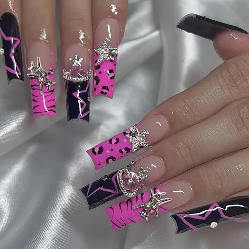 MISUD Uñas a presión – Uñas cuadradas largas con pegamento rosa y negro, acrílico Y2K diseño de dijes de 24 piezas