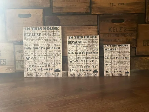 Miniatura 4 de Decoración de pared con temática de Disney, regalo de boda o nos vamos a Disney, We Do Disney, en esta casa, lienzo personalizado, personalizado