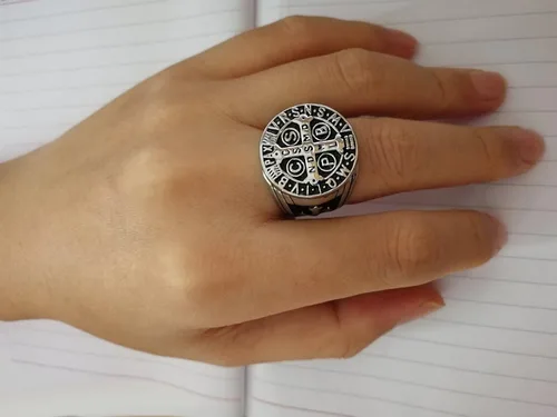 Miniatura 4 de enhong Anillo de exorcismo de San Benito para hombres de acero inoxidable católico de la cruz romana de la protección del demonio cazador
