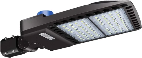 LEDMO Luz LED de estacionamiento de 200 W - Luz LED impermeable IP65 con fotocélula - equivalente a 5000 K 600 W - Montaje de pantuflas de nudillos