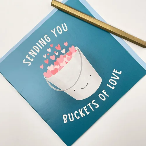 Miniatura 3 de Old English Co. Sending You Buckets of Love Card for Him and Her - Tarjeta Thinking Of You para hombres y mujeres - Abrazos, condolencias