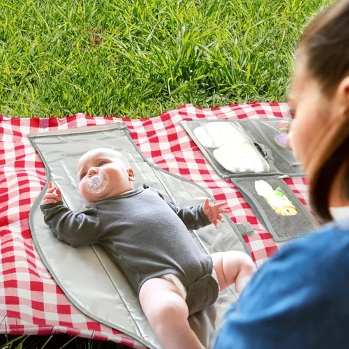 Miniatura 9 de Cambiador portátil para bebé – Cambiador de pañales portátil suave y cómodo con bolsillos para toallitas, impermeable y fácil de limpiar – Búsqueda