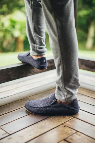 Miniatura 5 de OLUKAI Moloa Hulu - Pantuflas de mezcla de lana para hombre, zapatos de punto suaves y jaspeados, zorros de piel de gamuza, diseño de tacón caído