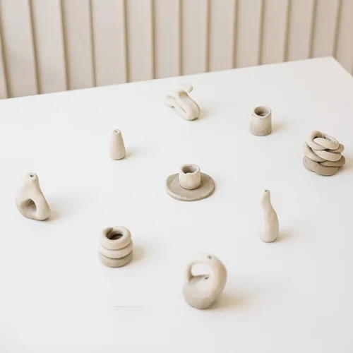 Miniatura 5 de ReArt - Arcilla polimérica para hornear blanca, no tóxica de 4.4 libras con herramientas de cerámica y pinceles para pintura, ideal para modelar