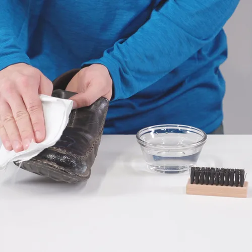 Miniatura 6 de GEAR AID Revivex - Kit de acondicionamiento de cuero para zapatos y botas, restaura tus tenis, botas de trabajo y senderismo, incluye jabón
