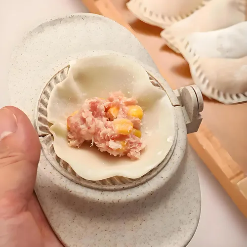 Miniatura 6 de Juego para hacer dumplings con cortador de masa y molde de prensa para empanada - Haz sin esfuerzo dumplings perfectos, calzones, pierogi