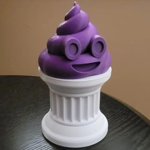 Miniatura 10 de Znet3D Poop Emoji Trophy – 6 pulgadas de alto en un pilar blanco – Premio y regalo perfecto – Hecho a mano con fabricación aditiva (oro seda)