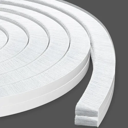 Burletes adhesivos fuertes de 66 pies con cepillo para ventanas corredizas y marcos de puertas - Tira selladora para insonorización, Blanco