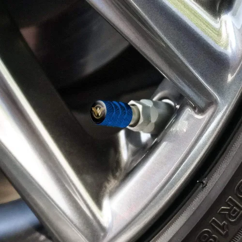 Miniatura 6 de GRAPHICS & MORE Wonder Woman Película Logotipo de Lazo Dorado Tapones para Válvulas de Neumáticos de Aluminio Azul