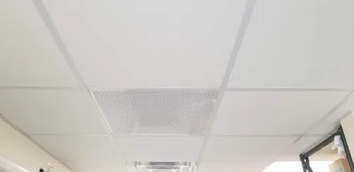 Miniatura 2 de 1800ceiling Azulejo perforado de plástico blanco de 2'x2' con agujeros de 1/4" (3)