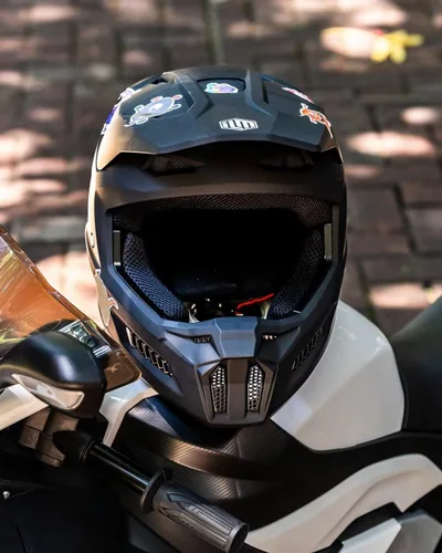 Miniatura 6 de ILM Casco de motocross para jóvenes con calcomanías, casco ATV para niños, motocross, BMX, motocicleta todoterreno con gafas, guantes, máscara DOT