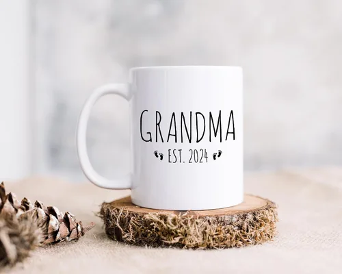 Miniatura 2 de Taza con texto en inglés "Grandma Est 2024 Promoted To Grandmother Grandma To Be Cup For Pregnancy Announcement" de 11 onzas, color blanco
