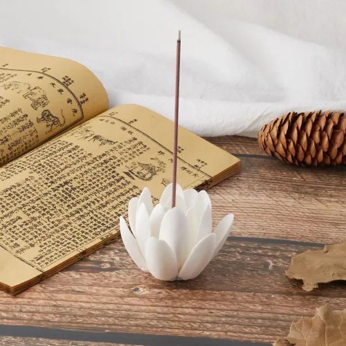 Miniatura 5 de GORGECRAFT Quemador de incienso de loto blanco de cerámica, cono, flor, incienso, soporte hecho a mano, pétalos de porcelana, base de bobina