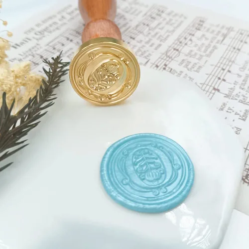 Miniatura 7 de Sello de cera con letra inicial del alfabeto tradicional medieval, sellos de letras con cabeza de latón y mango de madera para tarjeta/sobre/regalo