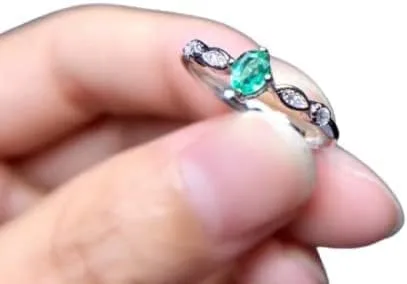 Miniatura 4 de Anillo de plata de esmeralda colombiana natural 1 ct