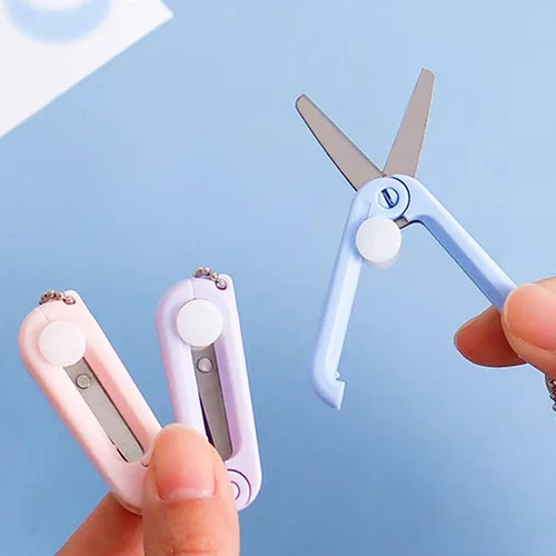 Miniatura 6 de Tijeras plegables rosas seguras y portátiles de viaje, tijeras telescópicas plegables de bolsillo con llavero para cortar, álbumes de recortes