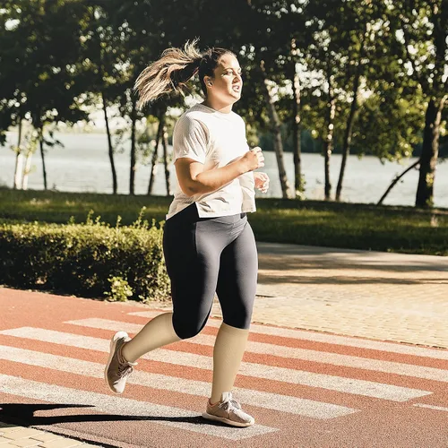 Miniatura 3 de FEYHAY Calcetines de compresión de cobre de talla grande (3 pares) de circulación de 20-30 mmHg es el mejor atlético y diario para hombres y mujeres