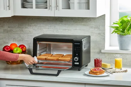 Miniatura 4 de BLACK+DECKER Crisp 'N Bake™ Horno tostador para freír digital de 6 rebanadas