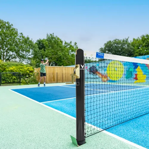 Vermont Postes de pickleball | Tamaño reglamentario, postes de acero resistentes a la intemperie con enchufes de tierra opcionales, solo postes