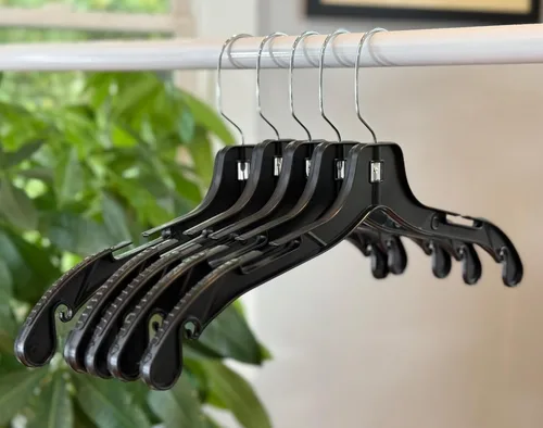 Miniatura 3 de NAHANCO Colgador de plástico pesado medio de 17 pulgadas con pinzas de goma moldeadas, negro con gancho cromado (paquete de 100)
