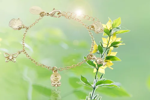 Miniatura 3 de Pulsera de abalorios para niña con acabado dorado