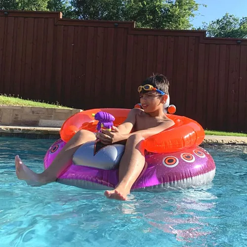 Miniatura 5 de SWIMLINE Flotador inflable original de nave espacial OVNI para piscina, con divertido flujo constante, pistola de rayos láser, chorros de agua