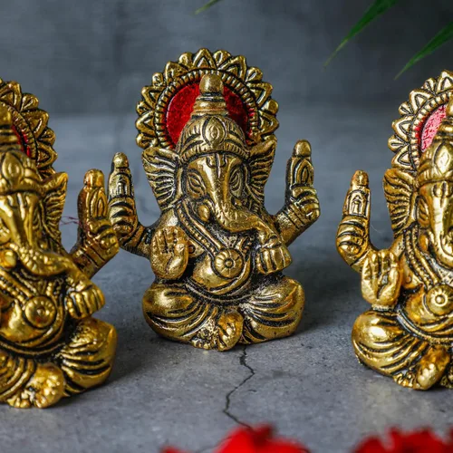 Miniatura 5 de Desi Favors Ídolo de Ganesha chapado en latón, mini figura de Lord Ganesha hindú de oro natural para tablero de instrumentos del automóvil