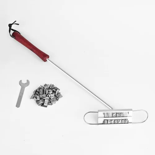 Miniatura 5 de Hierro de marca BBQ con letras intercambiables y un práctico dibujo, ideal para marcar filetes, hamburguesas y pollo (1)