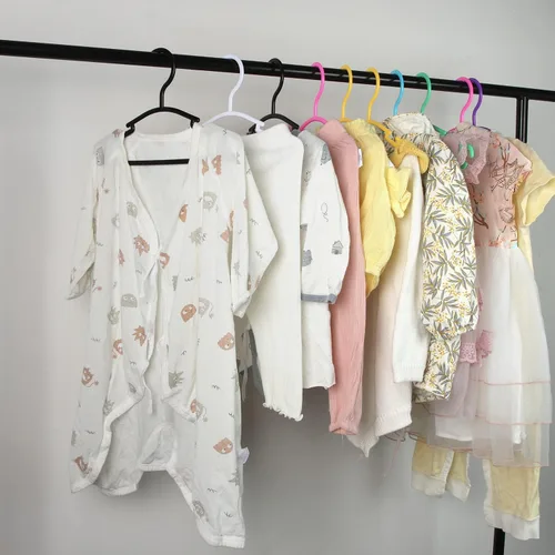 Miniatura 5 de Ganchos de plástico para colgar ropa de bebé y niños