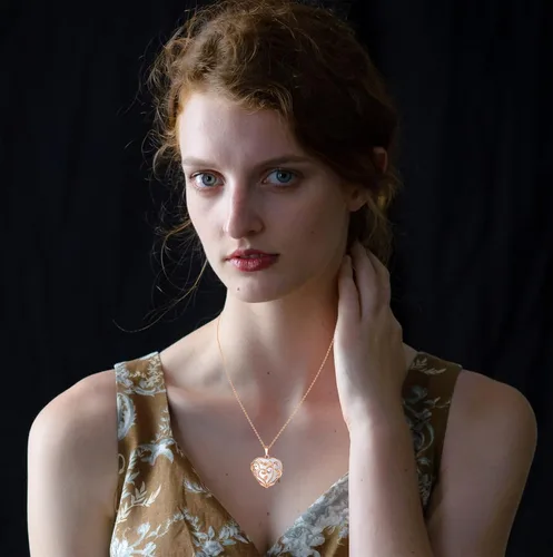 Miniatura 4 de MAIBAOTA Collar de punto de cristal curativo envuelto en flores, collares con dije de piedra de cristal natural, joyería de cuarzo reiki para mujer