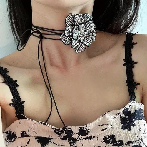 Miniatura 6 de Gargantilla de flores con diamantes de imitación, collar ajustable de flores de encaje para mujer, collares largos de cristal para fiesta