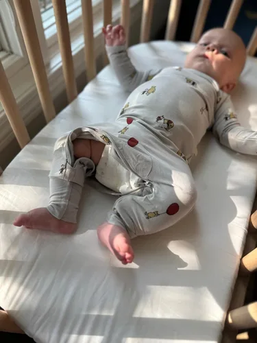 Miniatura 46 de GUNAMUNA Pijama unisex convertible ultrasuave para bebé, mameluco con cremallera para pañales, recién nacido a 24 meses