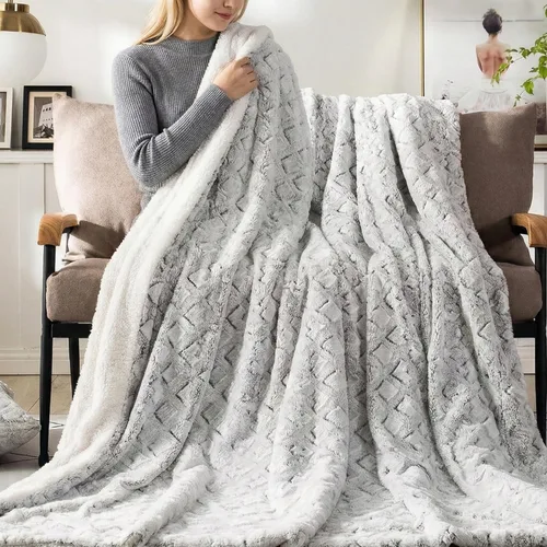 Miniatura 10 de DaDa Bedding Manta de Tiro Romántica de Piel Sintética Roja para San Valentín - Corazones Encantadores Mullidos Felpa Sherpa en el Reverso con Forro