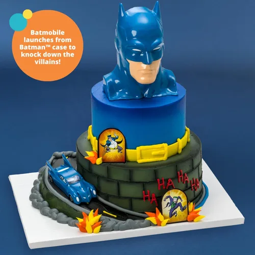 Miniatura 2 de DecoSet® Batman™ to the Rescue Cake Topper, 4 piezas de decoración para tartas, incluye estuche Batman™ con un lanzador de móvil plegable oculto