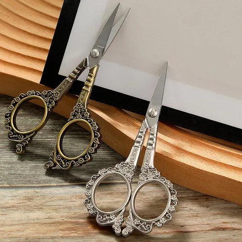 Miniatura 2 de AKOAK Tijeras estilo ciruela vintage - Tijeras multifuncionales de acero inoxidable para uñas (plata)