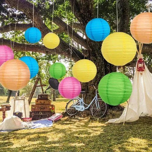 Miniatura 6 de DazzLiteer 12 linternas de papel blanco con luz LED, decoraciones redondas colgantes de papel para cumpleaños, bodas, fiestas, decoración del hogar