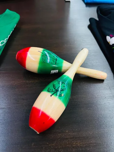 Miniatura 3 de Leos Imports Maracas mexicanas hechas a mano, 3 colores de madera tradicional para Cinco de Mayo, bodas, fiestas y más
