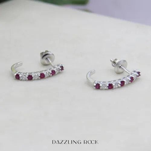 Miniatura 4 de Dazzlingrock Collection Aretes de aro en forma de J de oro de 14 quilates con piedras preciosas redondas y diamantes blancos