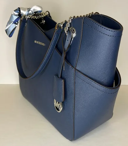 Miniatura 9 de Michael Kors Jet Set Travel Large Chain Shoulder Tote bundled with Large Continental Wallet and Purse Hook