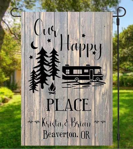Miniatura 4 de Bandera personalizada para campamento – Letrero de decoración de campamento al aire libre personalizado – Regalo de Happy Camper para cámper