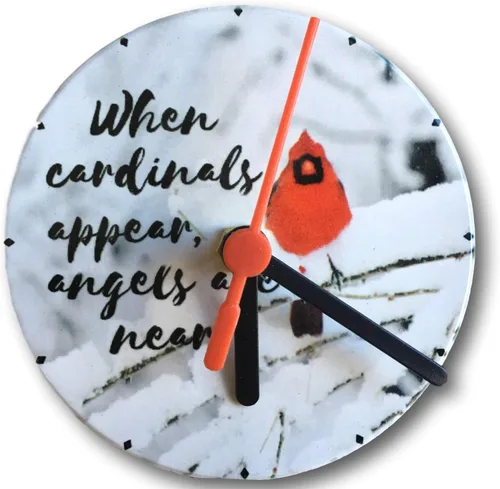 BANBERRY DESIGNS Reloj de escritorio Cardinal Memorial – Cuando los Cardenales Aparecen Ángeles están cerca – Reloj con temática cardenal rojo con
