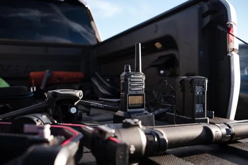 Miniatura 6 de Midland GXT67 Radio bidireccional GMRS de 5 vatios - Walkie Talkie de largo alcance para aterrizaje, Jeep y todoterreno - IP67 impermeable