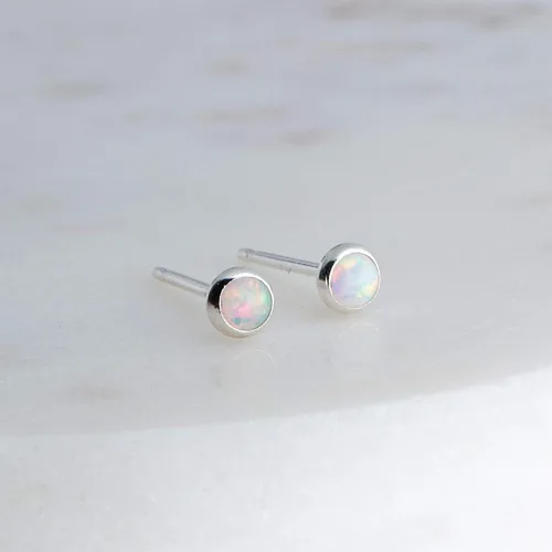 Miniatura 89 de Aretes pequeños de plata de ley para cartílago, tragus, hélix, múltiples piercings hipoalergénicos, piedra natal para mujer, juego de bisel