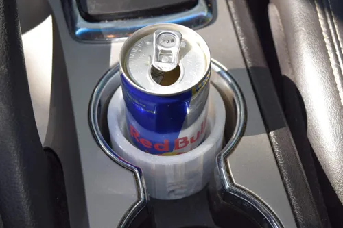 Miniatura 9 de Adaptador universal para portavasos de automóvil para todos los tamaños de latas delgadas, se adapta a Red Bull, bebidas energéticas y más