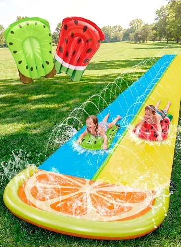 Sloosh Toboganes acuáticos con 2 tablas inflables, tobogán de agua de doble carril de 22.5 pies con rociadores avanzados, juguete de verano para