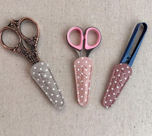 Miniatura 2 de Beaditive Tijeras bordadas Vaina (juego de 3 piezas) Nude Gris, Rosa, Rosa Lunares