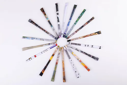 Miniatura 5 de Pens Iconic Art Collection (paquete de 3) – Bolígrafo mediano negro ecológico (0.039 pulgadas) – Hecho de forma sostenible hasta 100%